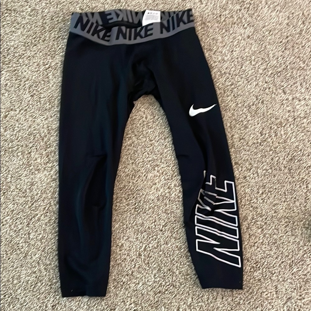 Nike Black Leggings with Elastic Waistband and Design